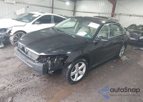 2013 Volkswagen Passat 2.5L Se z USA, uszkodzony, nr VIN 1VWBP7A39DC136070